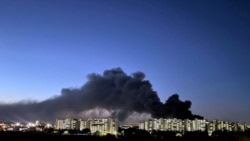 عکسی در شبکه‌های اجتماعی با شرح «شعله و دود انفجار حمله ۴:۳۰
دوشنبه ۱۷ فروردین، سمت فرودگاه مهرآباد تهران»