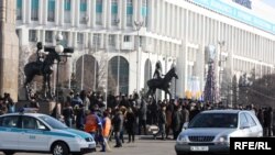 Митинг на площади Республики в Алматы. 16 декабря 2009 года 