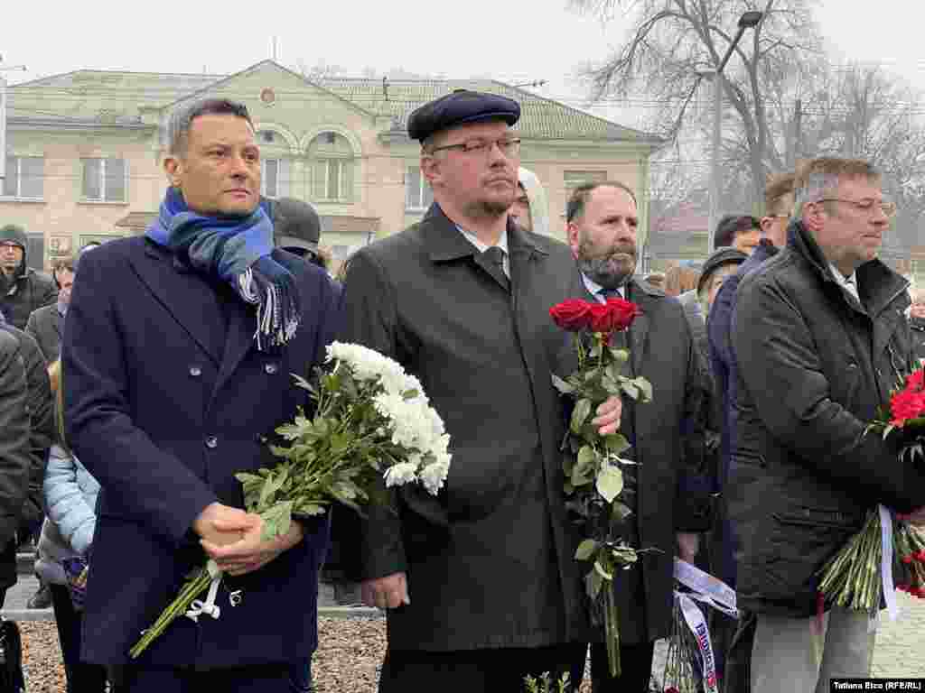 Ambasadorul Poloniei,&nbsp;Bartlomiej Zdaniuk (centru)