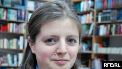 Moldova - Ana Petrov, reader met in Cartier Bookshop, 22April2009