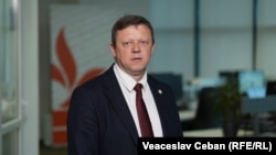 Pavel Postica, vicepreședintele CEC, în redacția Europei Libere, într-o fotografie din mai 2025