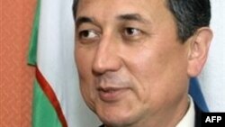 Собиқ сиёсий маҳбус Сaнжaр Умaров 2009 йил ноябрида Ҳиллари Клинтоннинг Ўзбекистонга сафари арафасида озод этилган эди.