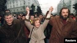 Lideri demokratskih protesta 1996. godine: Zoran Đinćić, Vesna Pešić i Vuk Drašković