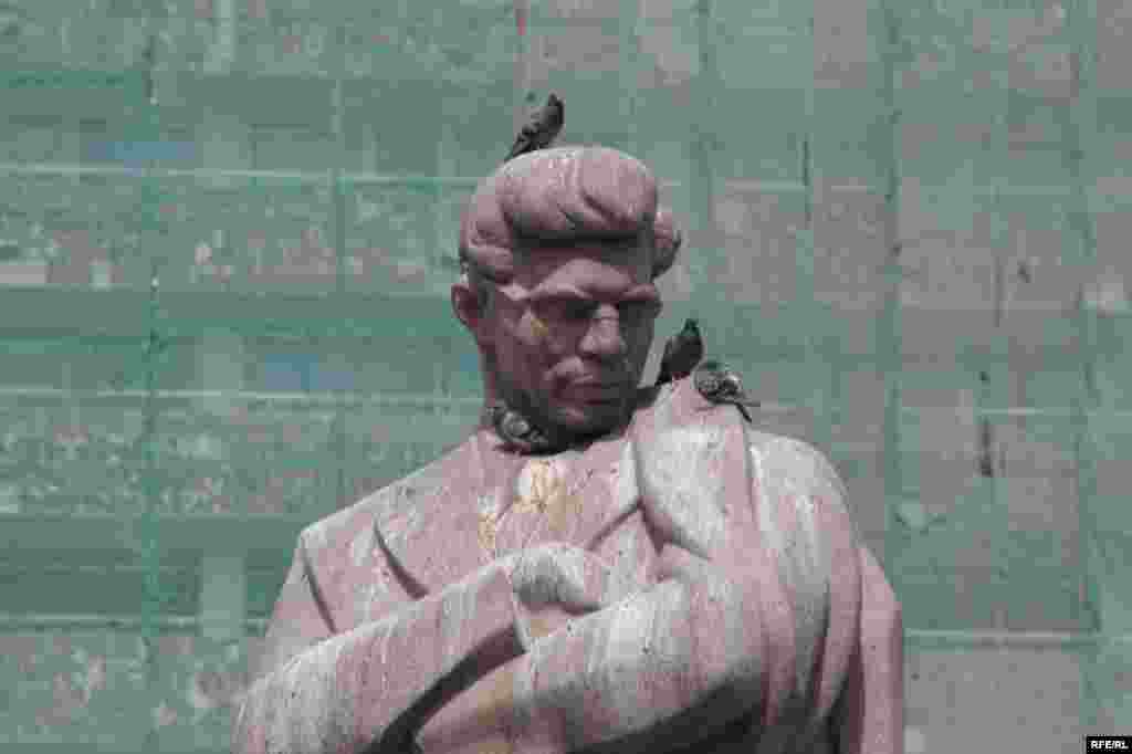 Bakı heykəllərinin ürəyindən nə keçir? #20