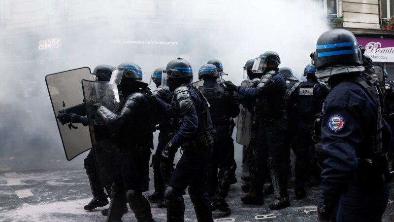 Mbi 100 policë të lënduar nga demonstratat e 1 Majit në Francë