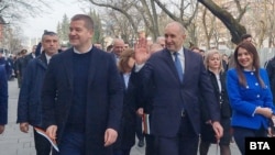 Румен Радев (вдясно) и кметът на Стара Загора Живко Тодоров, 3 март 2026 г.