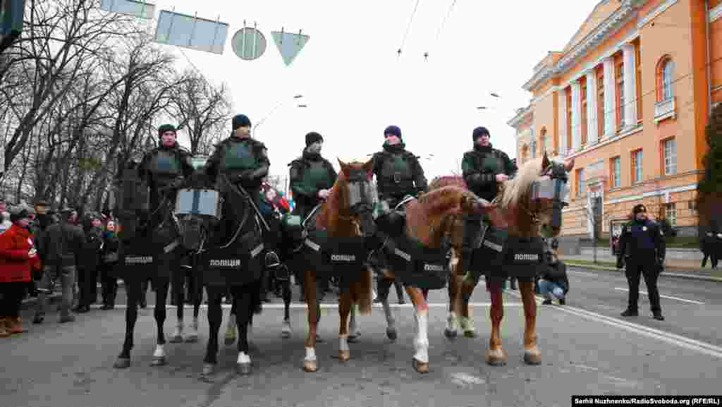 Учасники пройшли центральними вулицями Києва вздовж бульвару Шевченка до Бессарабської площі і далі вулицею Хрещатик до майдану Незалежності. В центрі Києва посилена охорона, на вулицях багато поліції