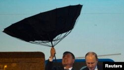 Președintele Putin la sosirea la Shanghai