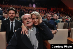 Яна Лантратова и Никита Михалков, фото из "ВКонтакте" Яны Лантратовой