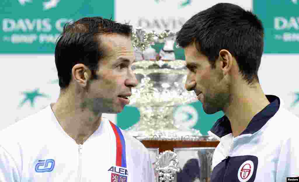 Radek Štepanek i Novak Đoković, Beograd, 14. novembar 2013. Foto: Reuters / Marko Đurica 