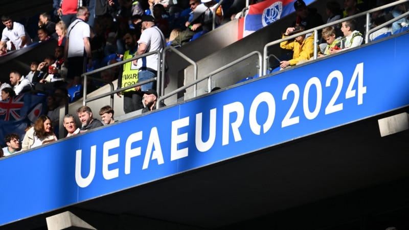 UEFA želi ruske zastave što dalje od stadiona uoči utakmice Ukrajina - Rumunija
