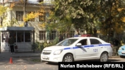 Бишкектеги мектептердин бири. Сүрөттүн жаңылыкка тиешеси жок.