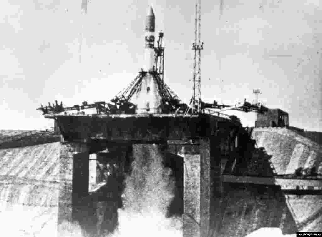 An unidentified rocket blasts off from Baikonur in 1960. The site -- built in the wilderness of the Kazakh Soviet Socialist Republic -- was chosen for the uninhabited plains that surround it and its proximity to the equator.