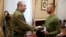 Автор фразы про «русский военный корабль» вернулся из плена