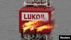 O platformă de extracție Lukoil din Marea Caspică 