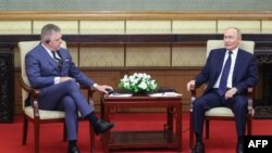 2 სექტემბერს პეკინში გაიმართა სლოვაკეთის პრემიერ-მინისტრ რობერტ ფიცოს და რუსეთის პრეზიდენტ ვლადიმირ პუტინის შეხვედრა