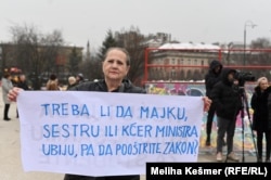 Hasija Borić, glumica i režiserka, se pridružila protestima, tražeći oštrije kazne za porodično nasilje i femicid.