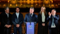 Оппозициялық Tisza партиясының лидері Петер Мадияр сайлаудың ішінара нәтижесі белгілі болғанда жақтастарының алдында сөз сөйлеп тұр. Будапешт, 12 сәуір 2026