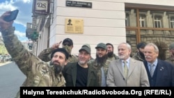 На открытии мемориальной доски