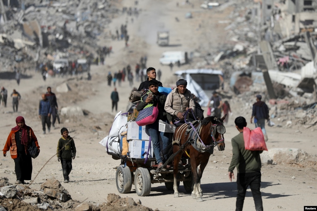 Pakti parasheh që Izraeli të tërhiqet në një zonë brenda Gazës dhe shumë palestinezëve të zhvendosur t&rsquo;iu mundësohet kthimi në shtëpinë e tyre.