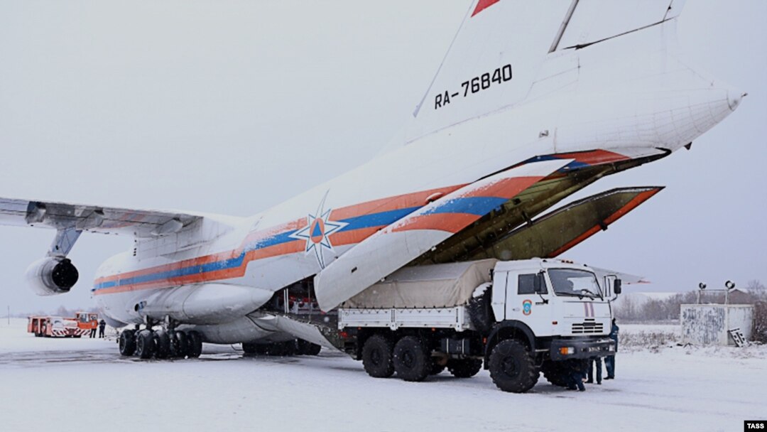 Самолет Ил-76 МЧС России