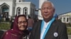 Живущий в Мюнхене этнический казах Талгат Косжигит с супругой Саадат Косжигит во время приезда в Алматы. 5 октября 2016 года. 
