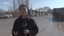 "Үч күндөн бери унаада жатам". Кыргыз-казак чек арасындагы кезек