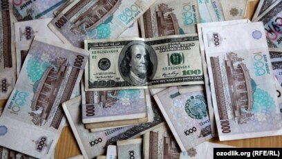 Қыз және үлкен мүшесі бейне Ресейлік ана қызын жыныстық қатынасқа көндіреді.