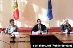 Dan Perciun(stânga), pe atunci președintele Comisiei parlamentare pentru protecție socială, sănătate și familie, și Alexei Buzu, pe atunci ministru al Muncii și Protecției Sociale, la lansarea reformei sistemului de asistență socială „RESTART”, în martie 2023.