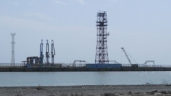 Azərbaycan Rusiyanın 'kölgə donanması'na kömək edib?