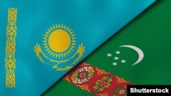 Комбинированное фото государственных флагов Туркменистана и Казахстана  
