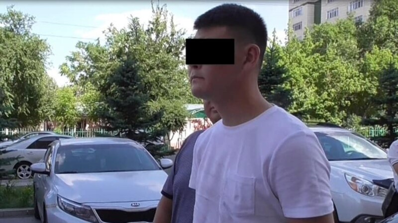 Бишкекте милиция кызматкери пара менен кармалганы маалымдалды

