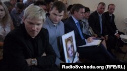 Cлухання кримінальної справи підозрюваних у зґвалтуванні і спробі спалення 18-річної Оксани Макар, 24 травня 2012 року