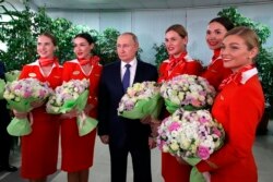 Vladimir Putin în vizită la Școala de aviație Aeroflot de la Moscova, 5 martie 2022