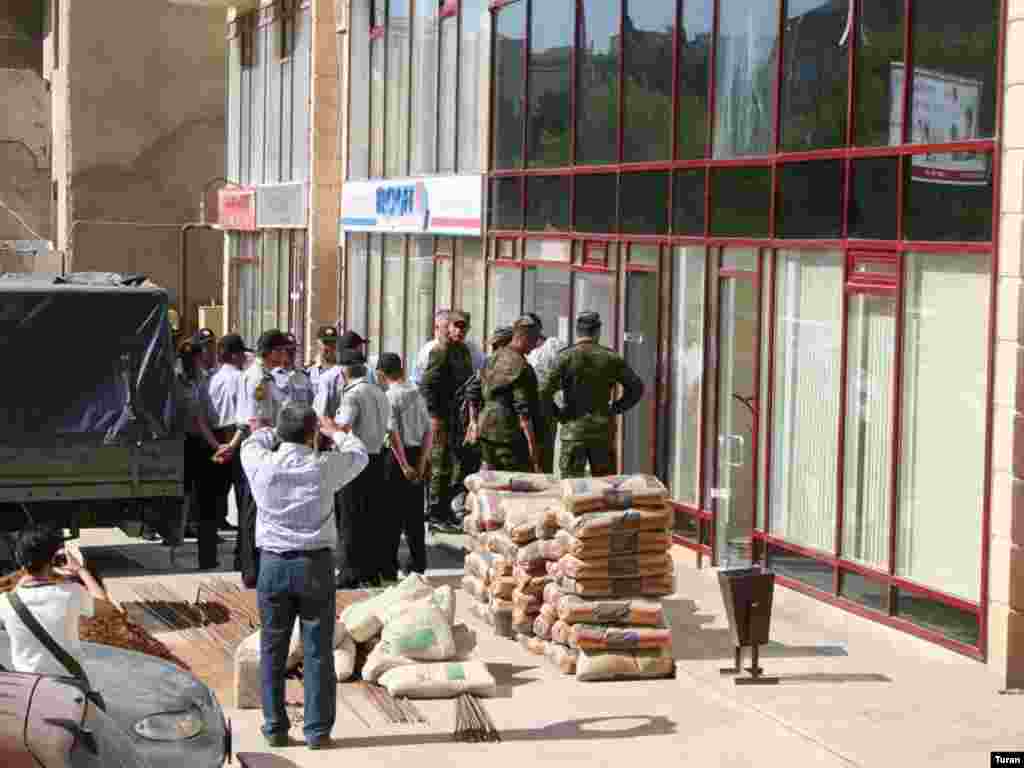 Axtarışlardan sonra redaksiyaların bütün mülkiyyəti müsadirə olundu