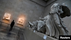 Sculpturi din Partenon (Grecia) aflate la British Museum. Colecția se numește Elgin Marbles după numele contelui Elgia, care a organizat aducerea lor în Marea Britanie între 1801 și 1812.