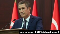 Türk daşary işler ministri Nurettin Çanykly