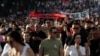 Manifestație la Tirana împotriva proiectului de hotel de lux din zona de coastă protejată – 8 iunie 2026.