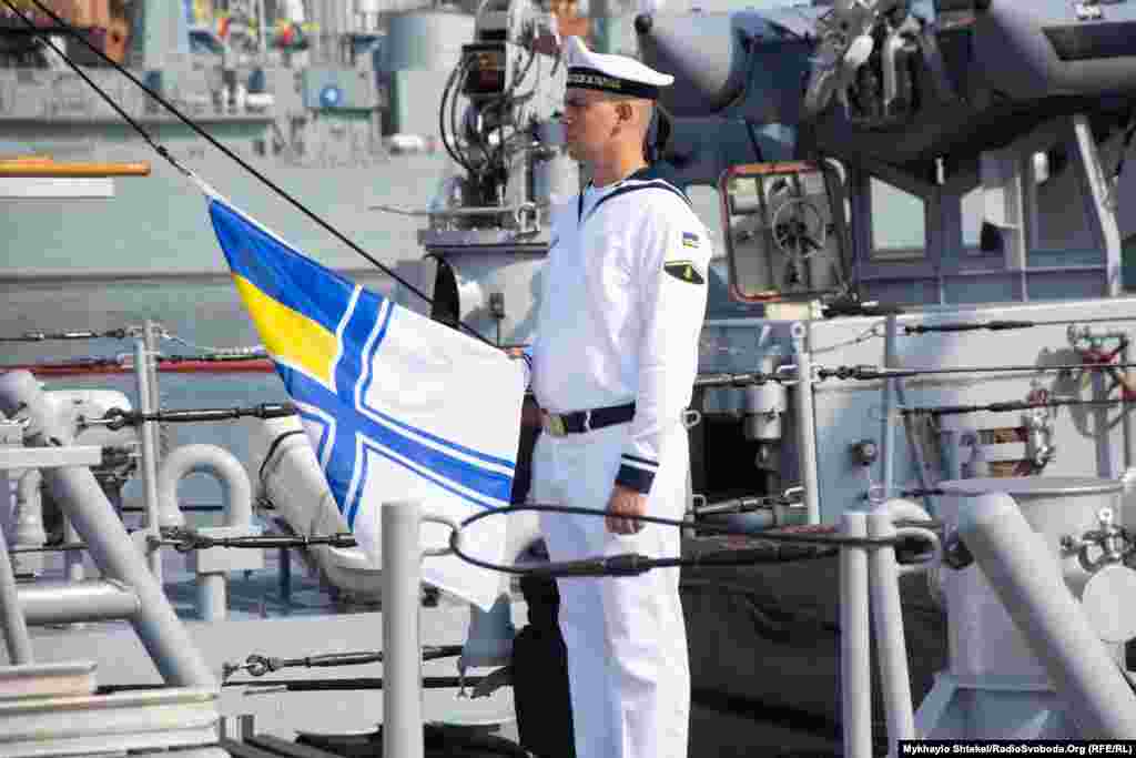 Прапор Військово-морських сил України підіймають на одному з &laquo;Айлендів&raquo; &ndash; катерів, що США передали Україні&nbsp; 