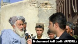 له ارغنداب ولسوالۍ څخه بې ځایه شوي وايي، چې دوی په خپلو سیمو کې باغونه او ځمکې لري، خو دلته څوک کار هم نه ورکوي.