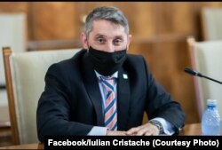 Iulian Cristache, președintele Federației Naționale a Asociațiilor de Părinți, arată că elevii din România nu beneficiază de o evaluare unitară.