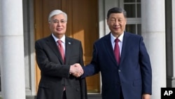 Președintele kazah Qasym-Zhomart Toqaev l-a primit pe omologul său chinez, Xi Jinping. 