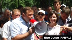 Moldova - Andrei Nastase and Maia Sandu, protest against changes electoral system, Chisinau 