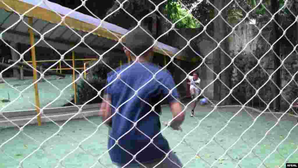 Paraisapolis Community Program #42