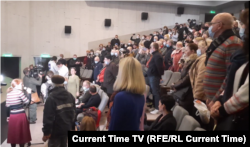 Собрание в Форосе, зал встал на минуту молчания, 2 марта 2021 года