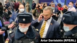 Поліція затримує депутата Мосміськдуми Михайла Тимонова, Москва, Росія, 13 березня 2021 року