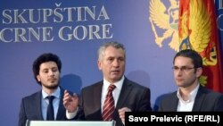 Predstavnici opozicionog građanskog pokreta URA, ilustracija 