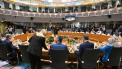 Oficialii europeni stau la masa Consiliului European de la Bruxelles. 19 decembrie 2024. 