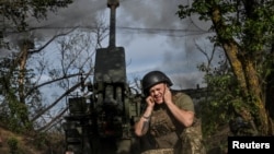 Ілюстраційне фото. Український військовий веде вогонь по російських позиціях на Запоріжжі, травень 2026 року