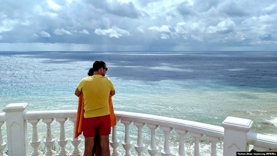 Siteurile de rezervări folosesc metode de presiune asupra clienților.